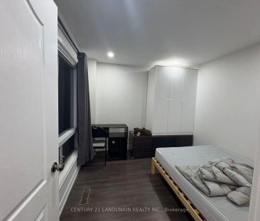 11 Post Horn Grove #(BEDROOM) - Photo 1