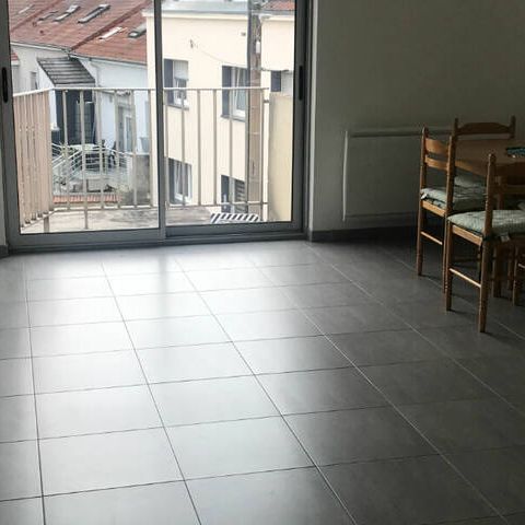 FORBACH 2 PIECES DANS UNE RESIDENCE AVEC ASCENSEUR - Photo 1