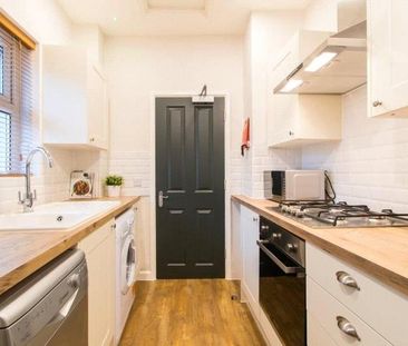 3 bedroom apartment to rent - Photo 5