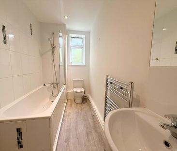2 bedroom ground floor flat to rent - Photo 3