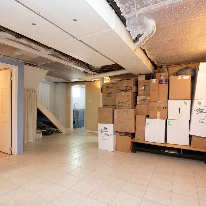 For Lease - 316 Ducharme Boulevard, Vanier and Kingsview Park, Ontario - Photo 1