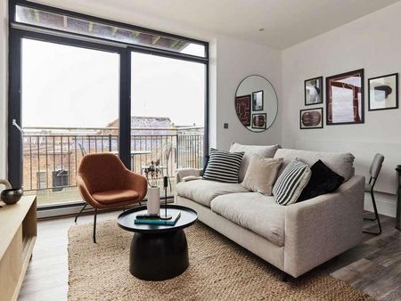 Phoenix Court, Kingsclere, RG20 - Photo 2