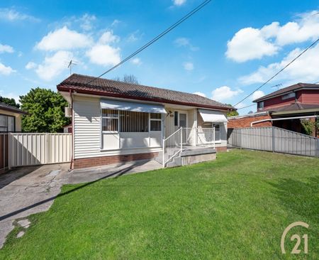 Tidy Home Close to All Amenities - Photo 2