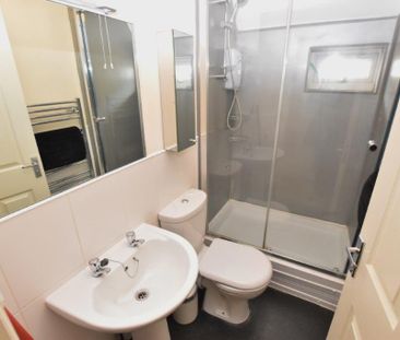 2 bedroom flat to rent - Photo 6