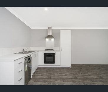 19b Gunbower Circuit, Baldivis, WA 6171 - Photo 4