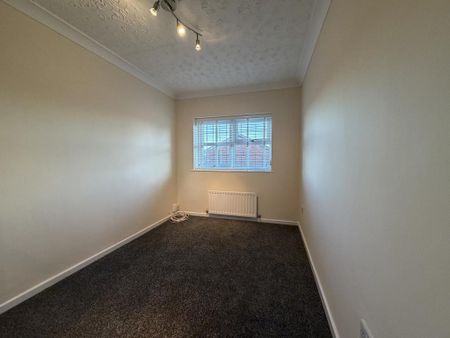 4 bedroom detached house to rent - Photo 2