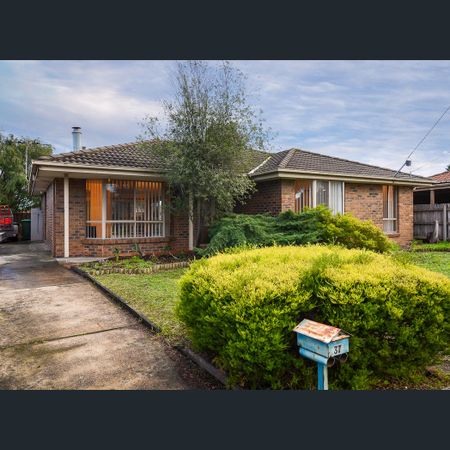 18 Nodding Avenue, Frankston North, Vic 3200 - Photo 3