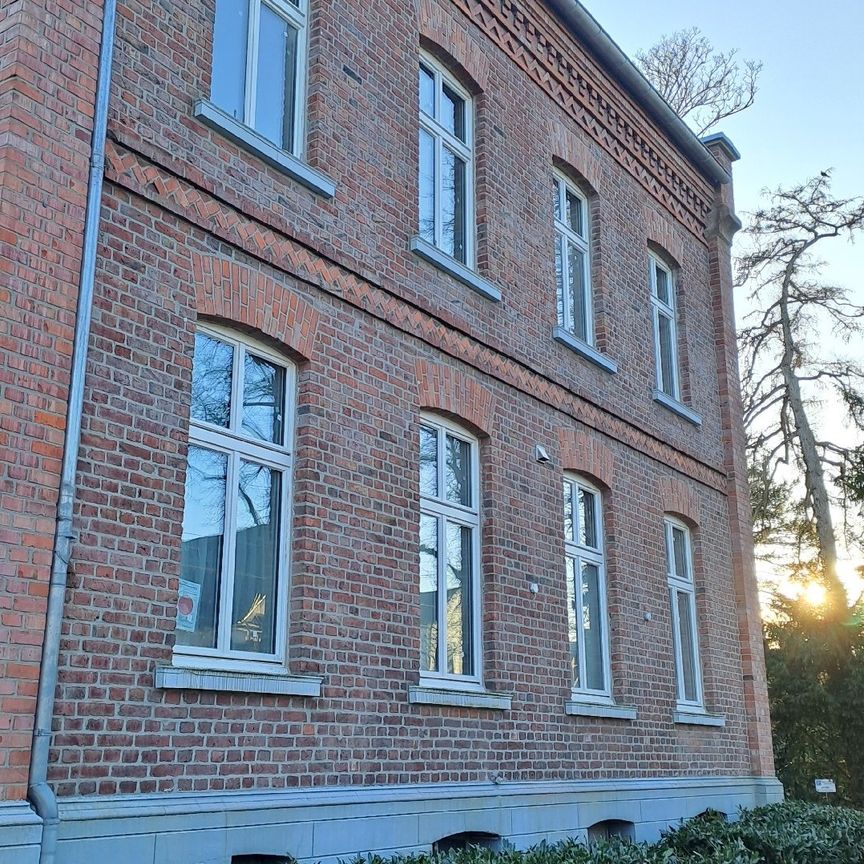 Historischer Charme trifft modernen Wohnkomfort. 2-Zimmerwohnung zum Wohlfühlen! - Photo 2