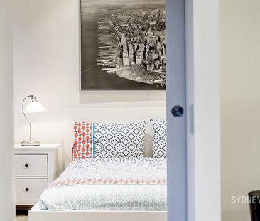 FABULOUS ONE BEDROOM IN SEIDLER’S COVE WITH CITY VIEWS | Furnished - Photo 4
