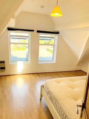 Manchester Road, Altrincham, WA14 - Photo 3