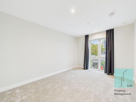 3 bedroom flat to rent - Photo 4