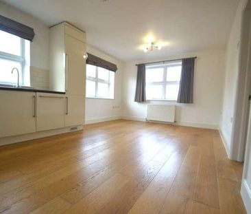 Feltham Hill Road, Ashford, TW15 - Photo 1