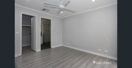 North Side Beauty! - Photo 3