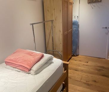 Room in a Shared Flat, Hove Park Gardens, BN3 - Photo 2