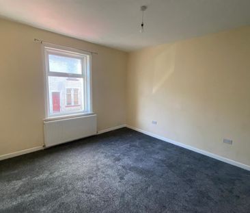 2 bed terraced house to rent in Reed Street, Burnley, BB11 - Photo 3