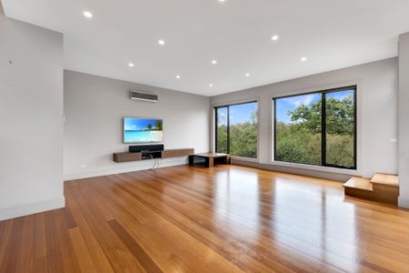 1/23 Peace Street, Glen Iris VIC 3146 - Townhouse For Rent | Domain - Photo 5