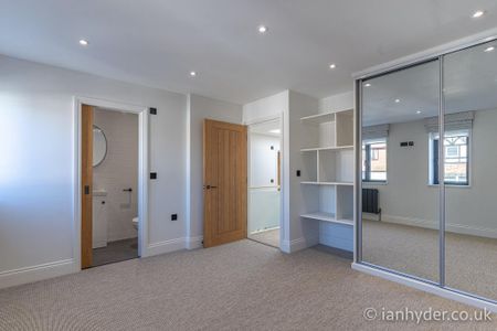 3 bedroom detached house to rent - Photo 3