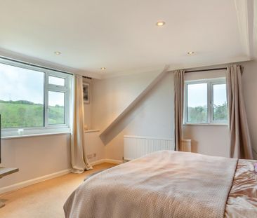 4 bedroom detached house to rent - Photo 6