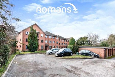 Clockhouse Road, Farnborough, Hampshire, GU14 - Photo 3