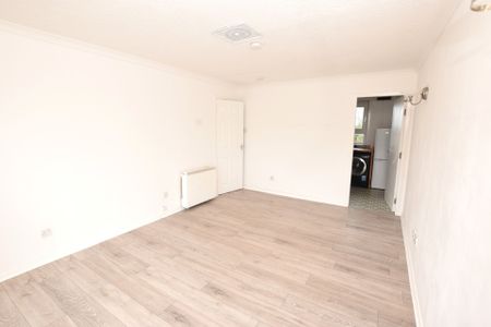 Almada Grove - Photo 2