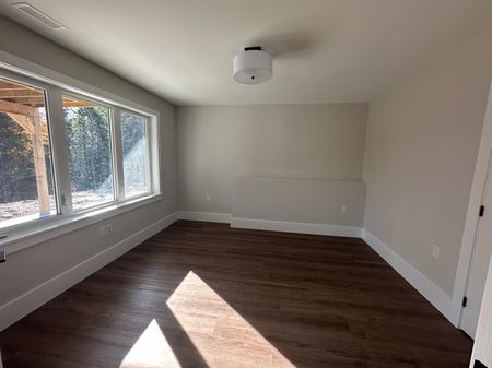 25 Peaceful Place – Beautiful Executive 3 Bedroom + Den/ 2.5 Bathroom Semi Detached Home with Double Attached Garage| $3,000 Avail November 1st - Photo 3