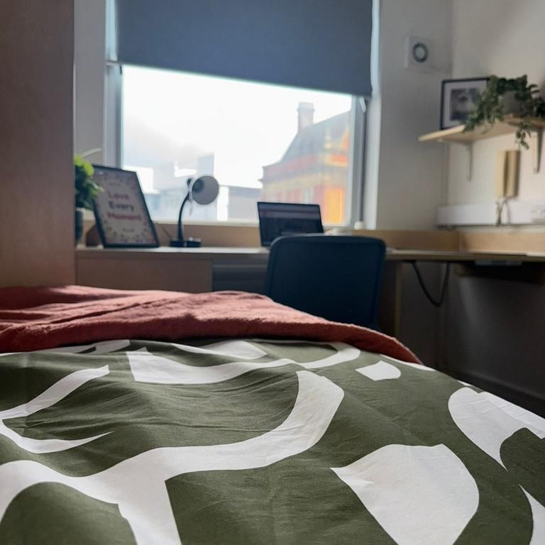 Studio to rent - Photo 1