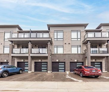 For Lease - 32 Emmas Way, Whitby, Ontario - Photo 6