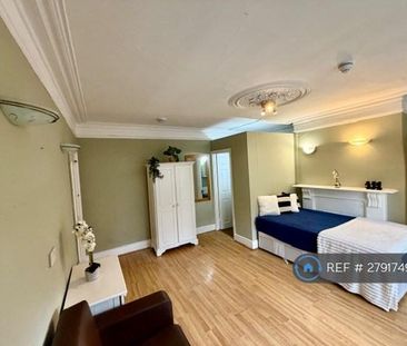 1 bedroom in a house share to rent - Photo 6