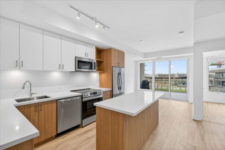 For Lease - 333 Sunseeker Avenue Unit# 249, Innisfil, Ontario - Photo 5