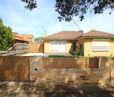 Beautifully Presented Family Home in a Prime Location! - Photo 4