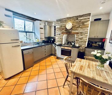 2 bedroom semi-detached house to rent - Photo 5