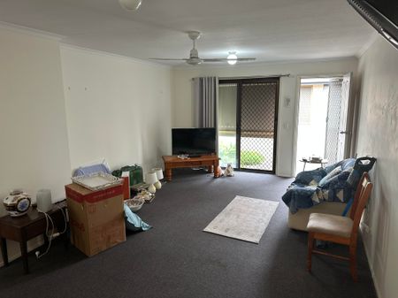 Charming Two Bedroom Villa in Currumbin Waters - Photo 3