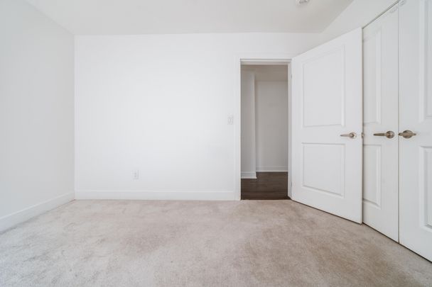 For Lease - 77 Kentledge Avenue, East Gwillimbury, Ontario - Photo 1