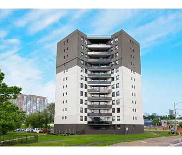 3122 Hurontario St | 3122 Hurontario Street, Mississauga - Photo 1