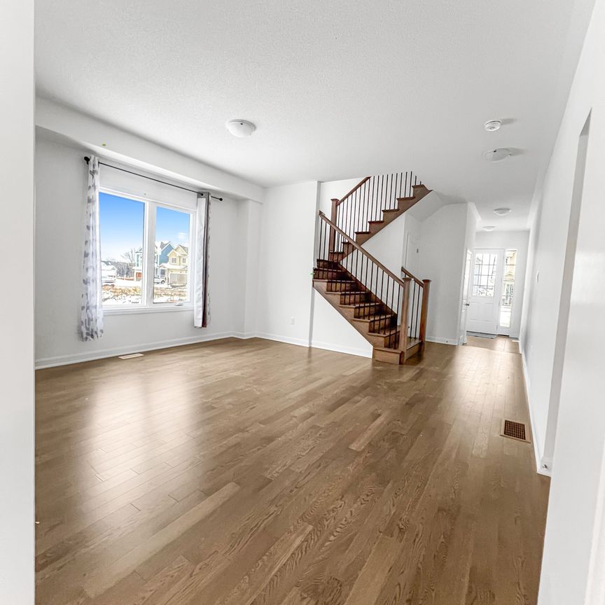 For Lease - 88 Royal Oak Crescent, Loyalist, Ontario - Photo 1