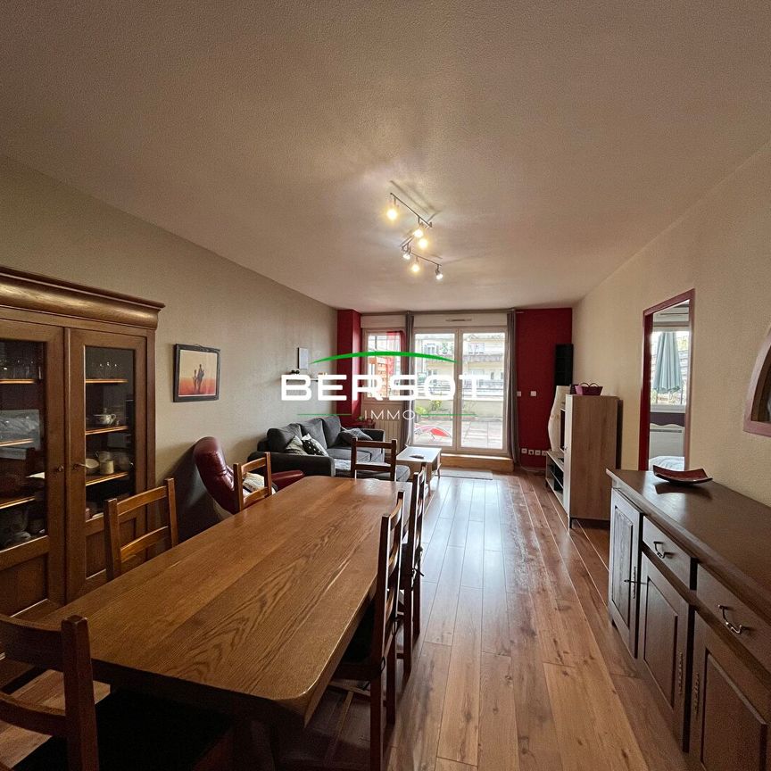 Appartement T2 bis meublé avec terrasse et place de parking - Photo 1