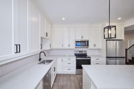 For Lease - 149 Hodgkins Avenue, Thorold, Ontario - Photo 3