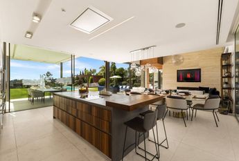 6 bedroom luxury Villa for rent in Nueva Andalucia, Spain