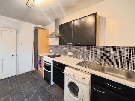 High Street, Chepstow - Photo 5