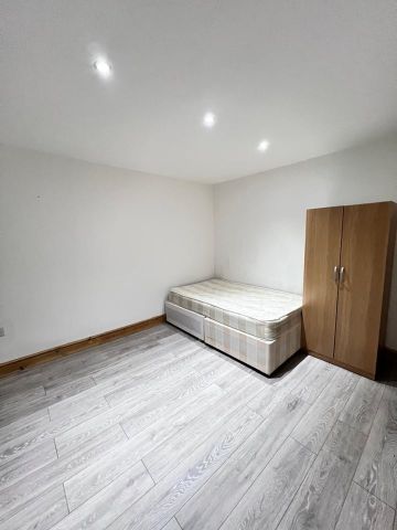 Room in a Shared House, Wyvenhoe Road, HA2 - Photo 2