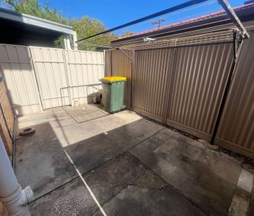 Private Secure & Walk to the Tram - Photo 4