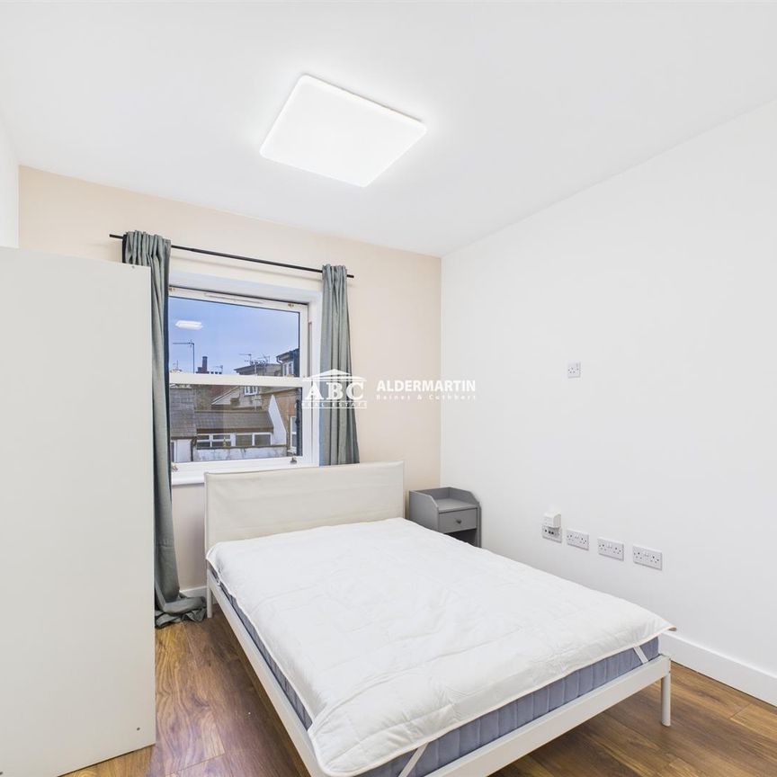 Church Road, NW4 4DU, London - Photo 1