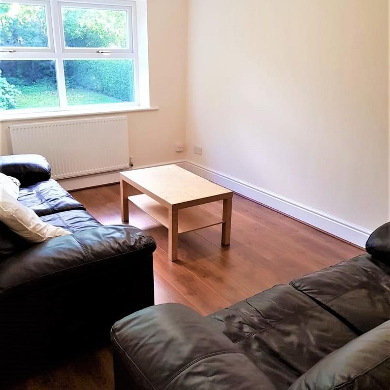 4 bedroom semi-detached house to rent - Photo 1