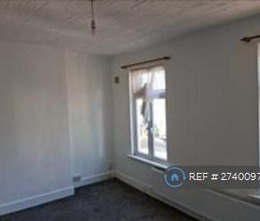 4 bedroom terraced house to rent - Photo 4