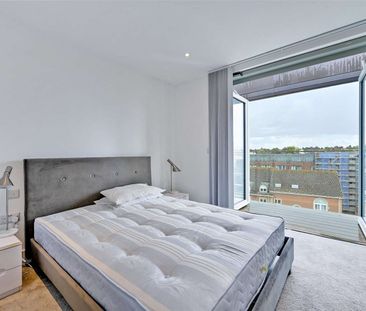 A well presented two bedroom, two bathroom apartment with balcony o... - Photo 4