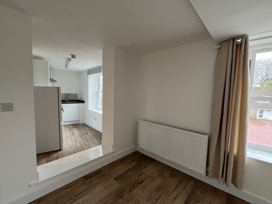 Dove Bank, Uttoxeter - Photo 1