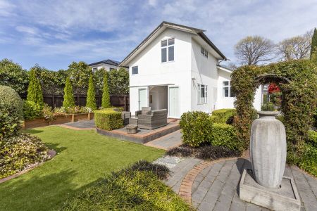 Pet friendly executive home in Strowan! - Photo 3