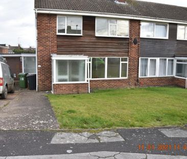 3 bedroom semi-detached house to rent - Photo 2