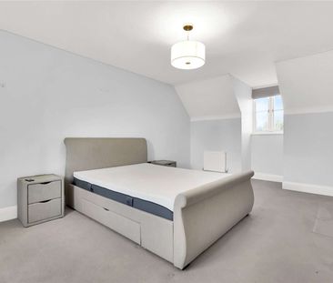 A beautifully appointed five bedroom detached home by PH Homes, set... - Photo 6