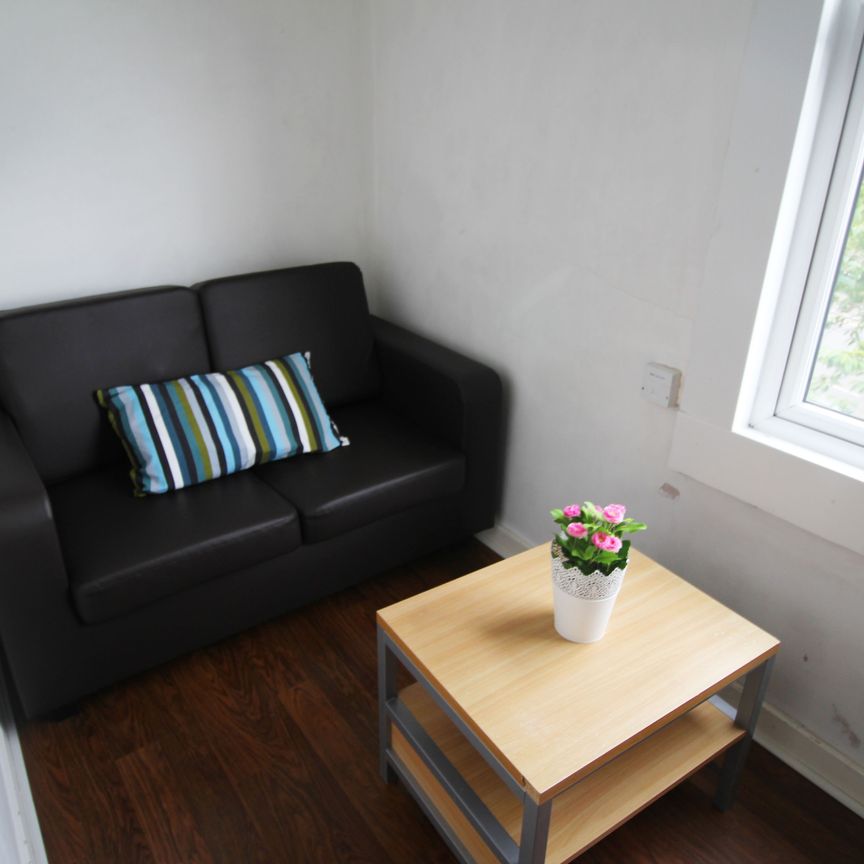 Flat 6, 30 Kelso Road, LS2 9PR, Leeds - Photo 1